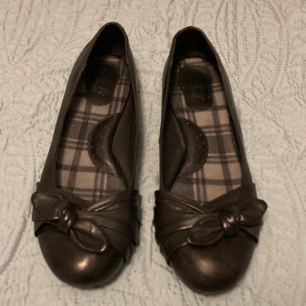 Leather black flats